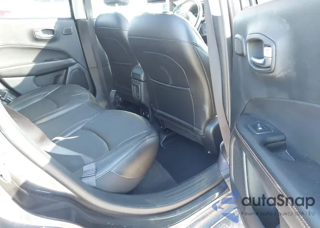 3C4NJDCB7MT524259: 44213241