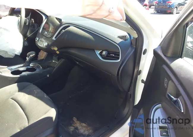 1G1ZD5ST1RF160231: 44214421