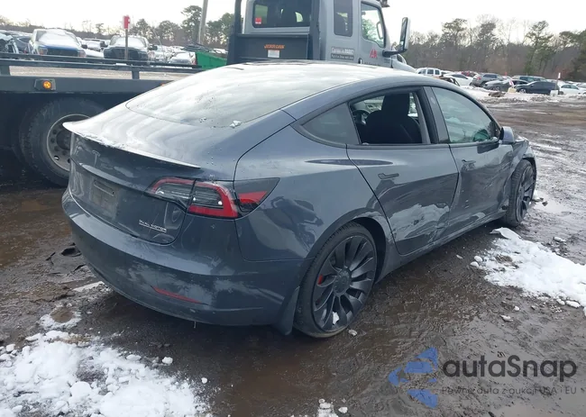 5YJ3E1EC1NF128232: 44214689