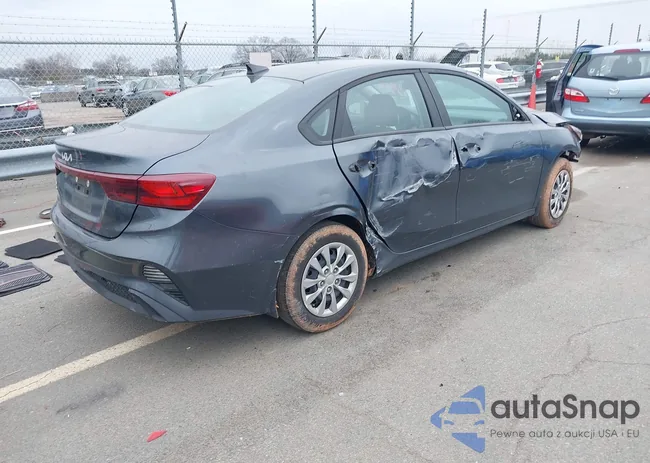 3KPF24ADXPE551843: 44214734