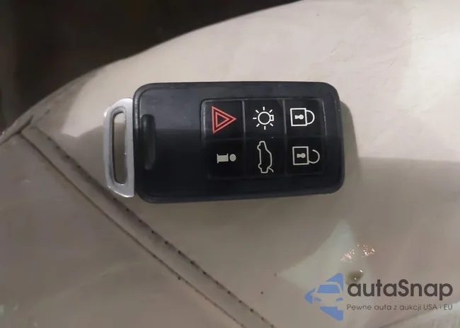 YV4952NB3F1194585: 44214871