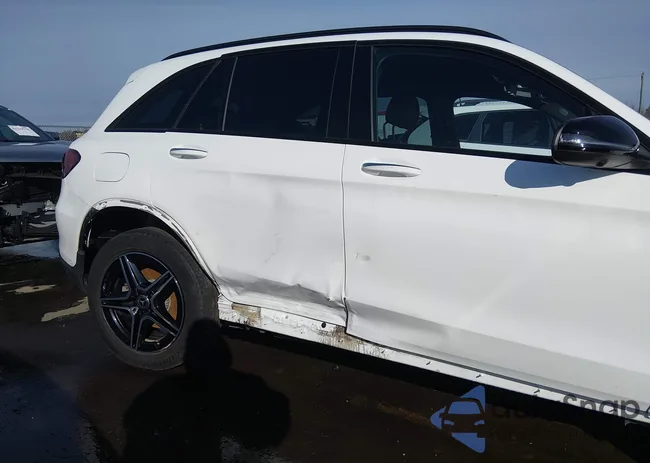 W1N0G8EB2NV374679: 44215579