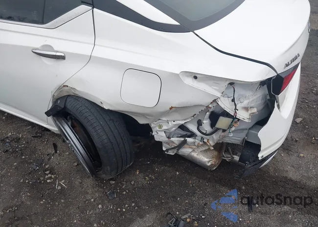 1N4BL4EW5RN310140: 44215654