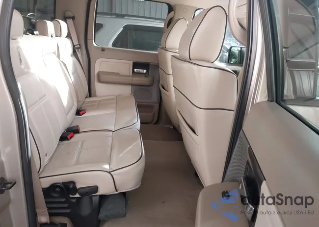 5LTPW16588FJ06031: 44215696