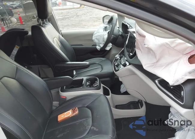 2C4RC1BG5RR151546: 44215760