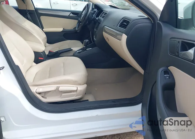 3VWD07AJ2FM212449: 44215973