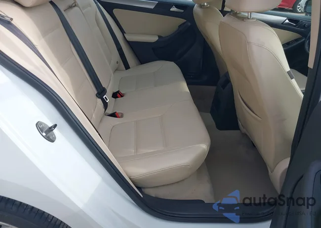 3VWD07AJ2FM212449: 44215973