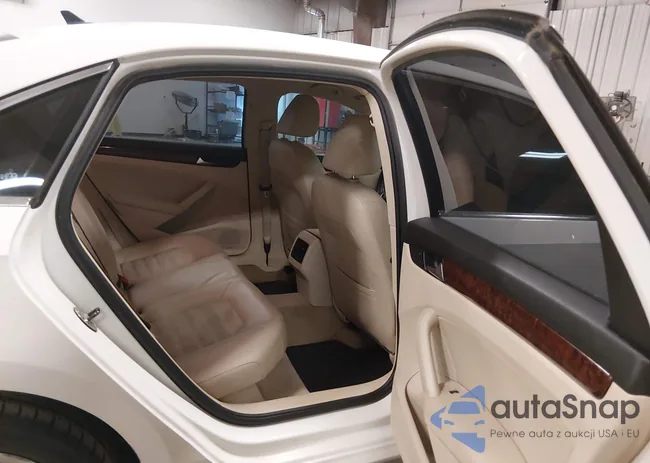 1VWCM7A38DC042386: 44215136