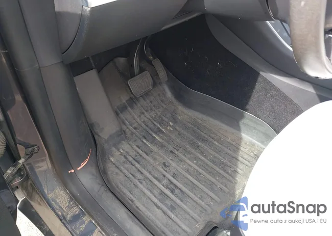 5YJYGDEE8LF022974: 44215141