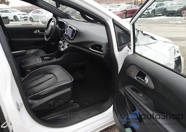 2C4RC1GG8NR183104: 44216647