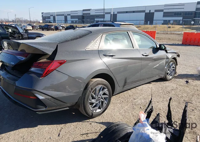 KMHLM4DJ8RU114566: 44216746