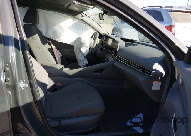 KMHLM4DJ8RU114566: 44216746