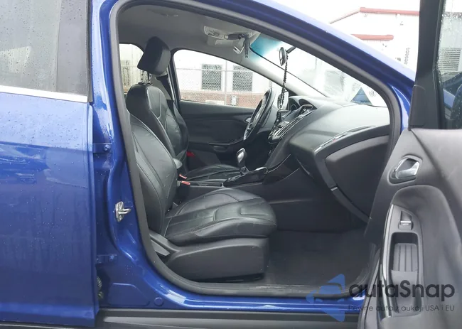 1FADP3N28FL268901: 44216780