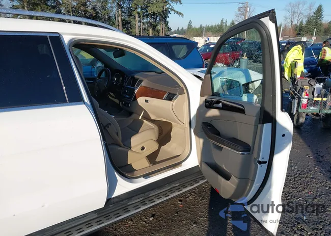 4JGDF7CE5EA360118: 44216960