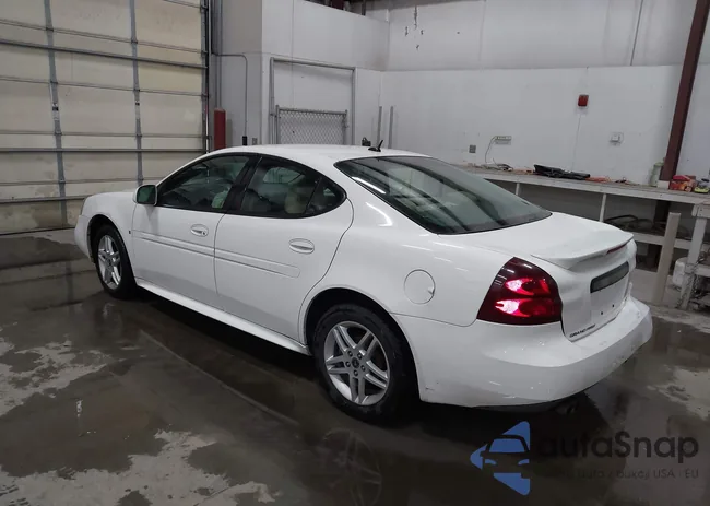 2G2WR584561176550: 44216095