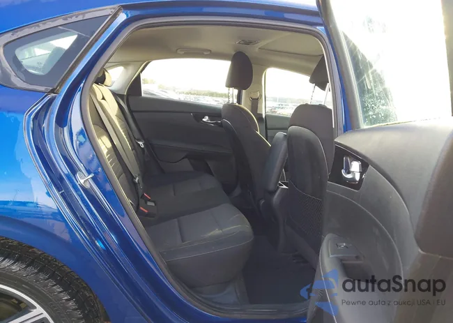 3KPF34AD0KE037733: 44217437