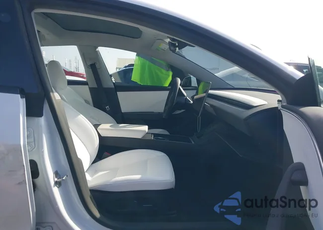 5YJ3E1EA3SF078153: 44217576