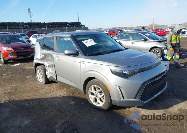 KNDJ23AUXP7883334: 44217624