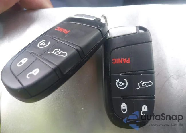 1C4RJEAG1HC952318: 44217784