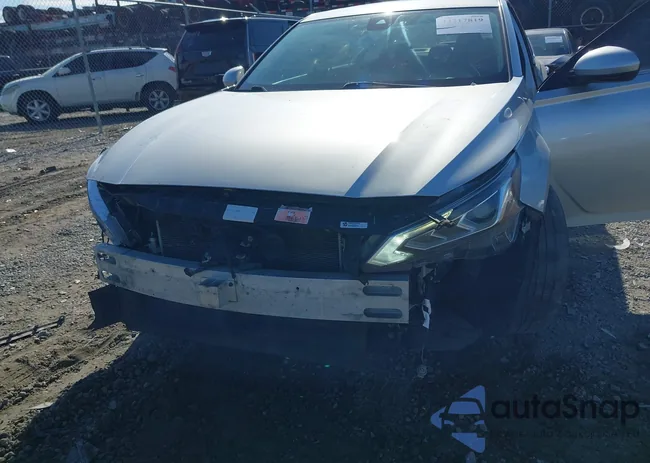 1N4BL4DV0KC106677: 44217819