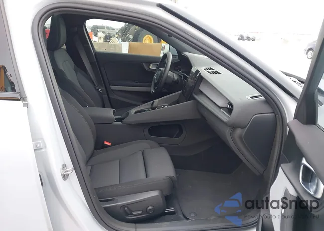 YSMFD3KA5RL218831: 44217822