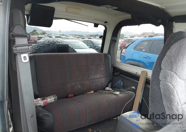 1J4FA49S7YP742444: 44217084