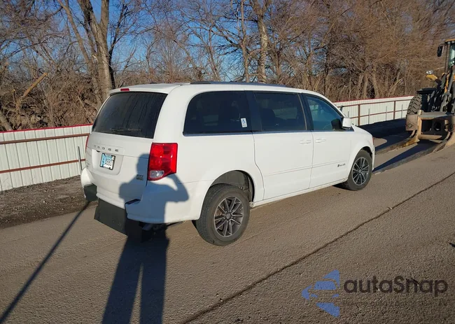 2C4RDGCG4HR758504: 44218435