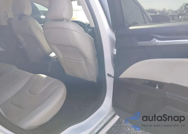 3FA6P0RU2JR141297: 44218616