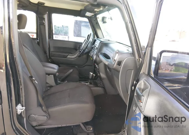 1C4BJWDG8HL578700: 44218645