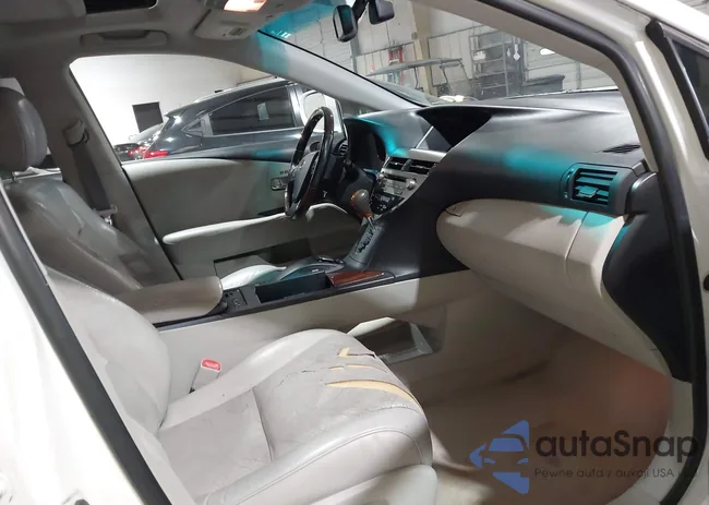 2T2BK1BA8AC073733: 44218688