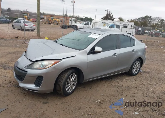 JM1BL1W74C1666013: 44218708