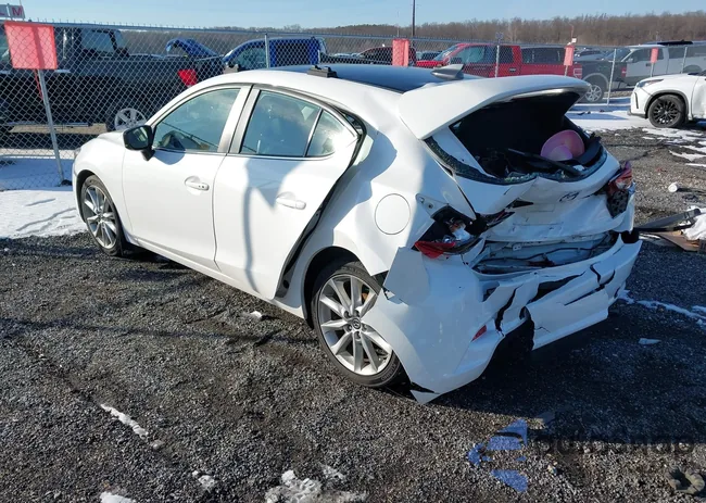 3MZBN1L31HM142935: 44218717