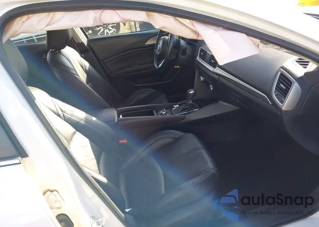 3MZBN1L31HM142935: 44218717