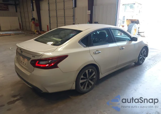 1N4AL3AP4JC268032: 44218743