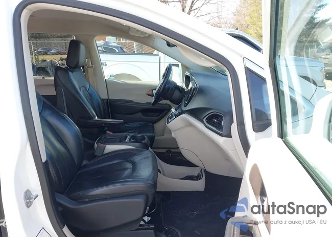 2C4RC1BG4JR246538: 44218918