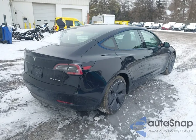 5YJ3E1EB7MF915580: 44218943