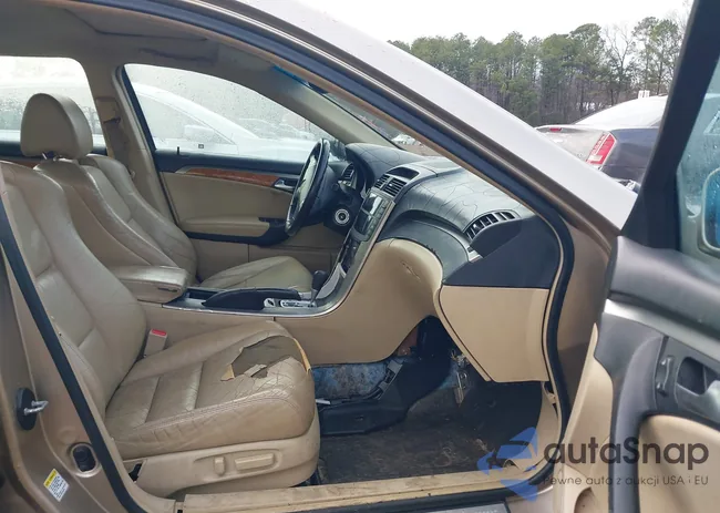 19UUA66285A048195: 44218113