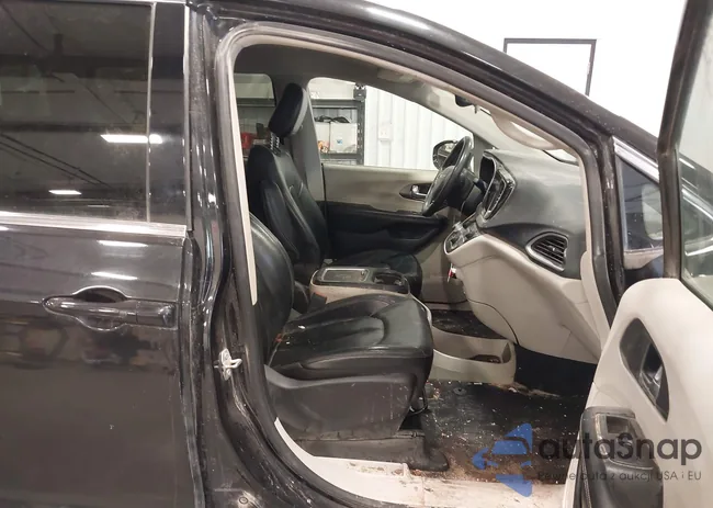 2C4RC1BG2NR190993: 44218230