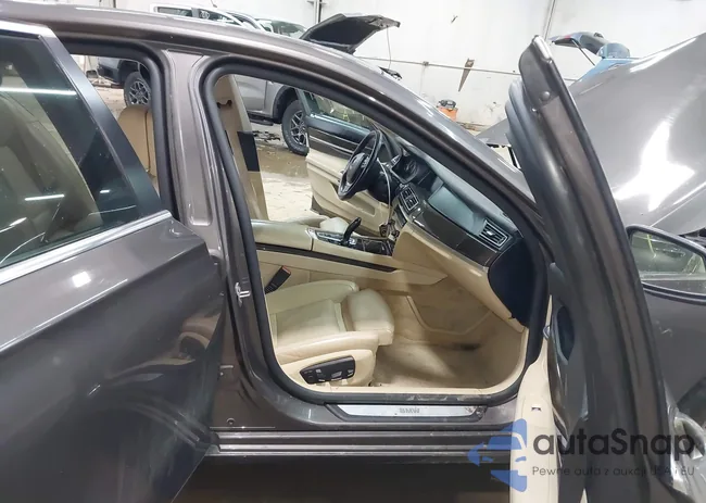 WBAYB6C58DD223521: 44218234