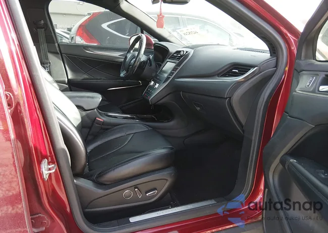 5LMTJ2AH8FUJ09066: 44218248