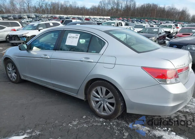 1HGCP2F70CA225088: 44218318