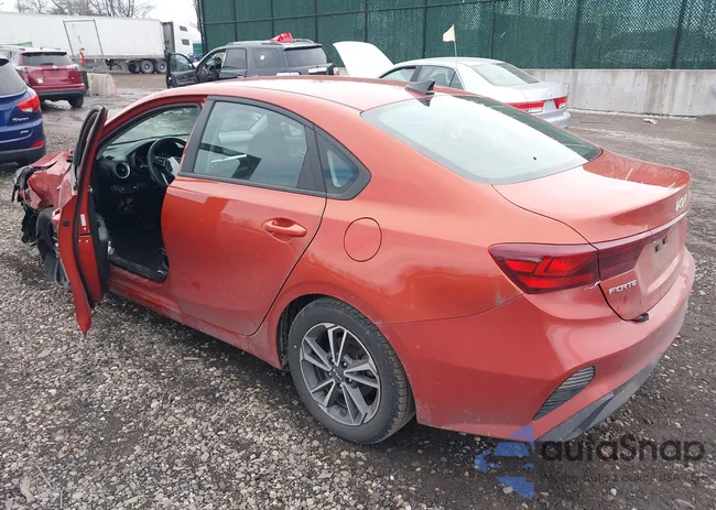 3KPF24AD3PE583131: 44218352