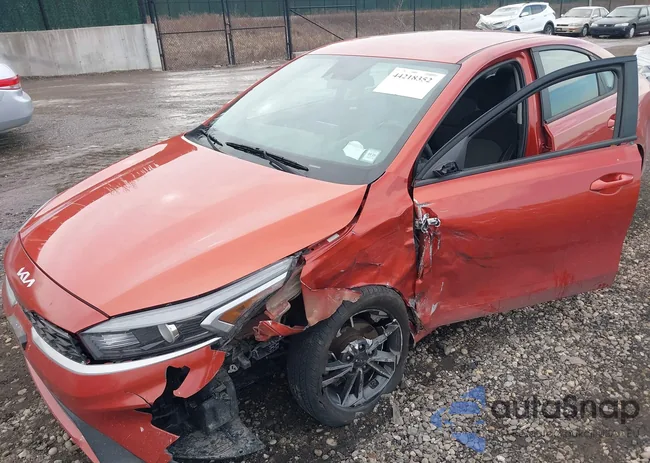 3KPF24AD3PE583131: 44218352