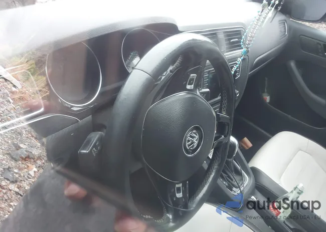 3VWD17AJ9GM386551: 44219379