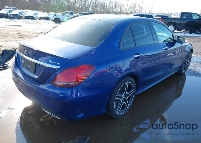 WDDWF8EB7LR527279: 44219615