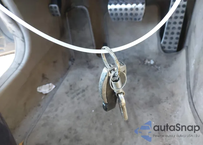 WDDGF4HB8DA851415: 44218970