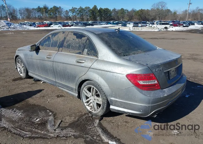 WDDGF4HB8DA851415: 44218970