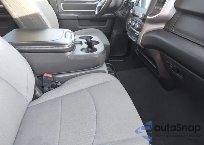 3C6UR5JL5RG337549: 44220403