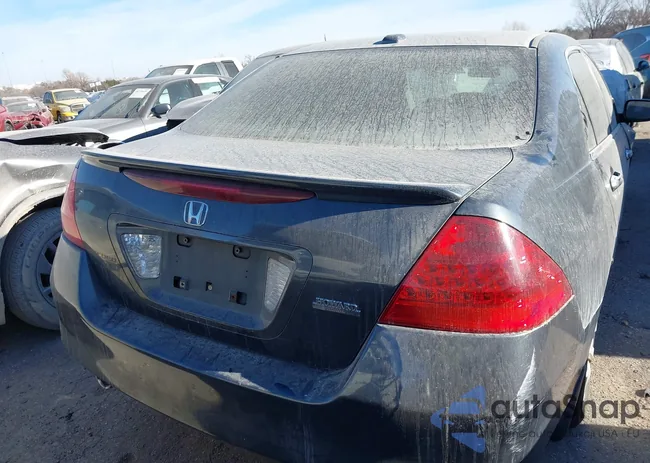 1HGCM66516A057853: 44220681