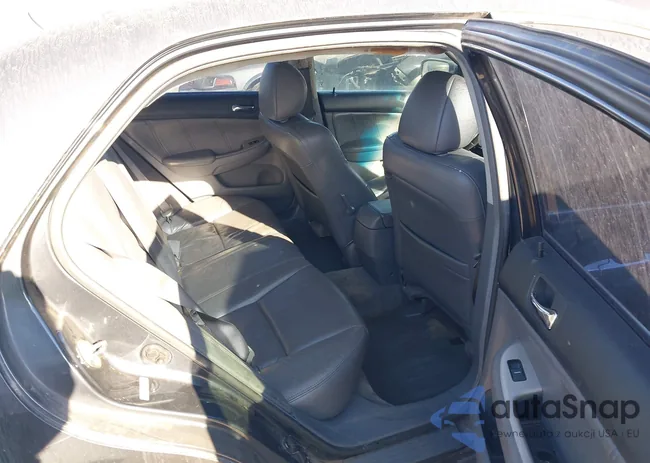 1HGCM66516A057853: 44220681